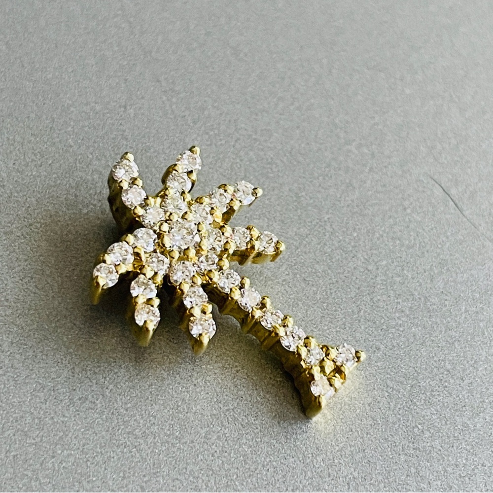 🎉Sold🎉 Roberto Coin 18K Yellow Gold Diamond Palm Tree Pendant Necklace - Picture 4 of 6
